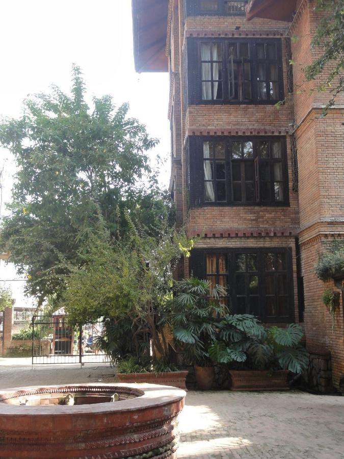 Vajra Hotel Kathmandu Buitenkant foto