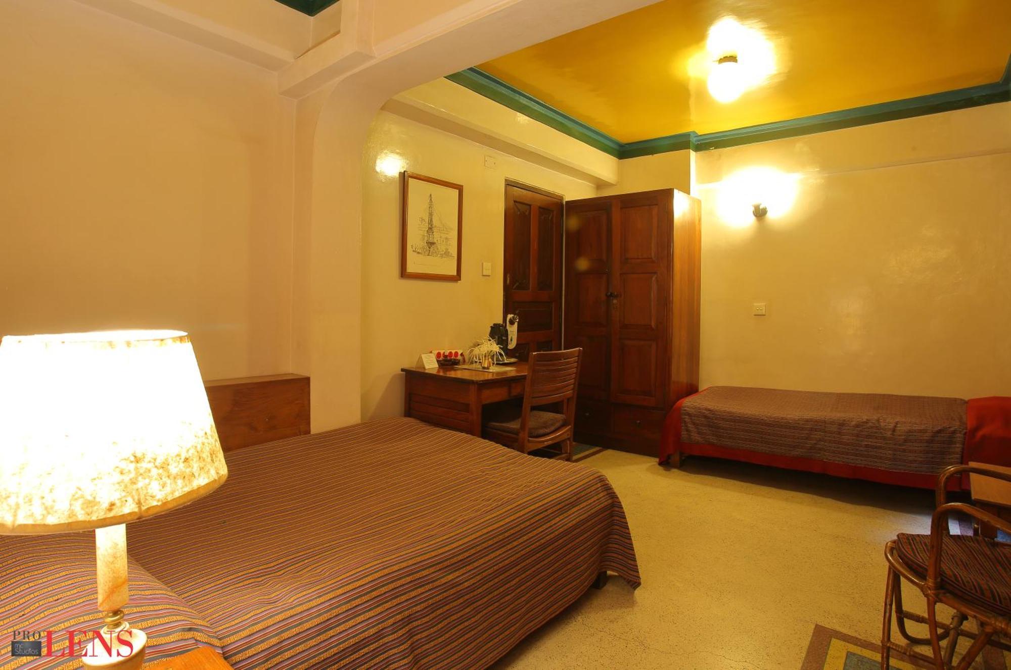 Vajra Hotel Kathmandu Buitenkant foto