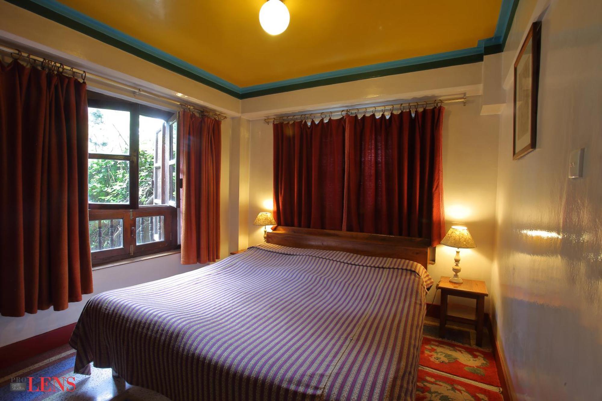 Vajra Hotel Kathmandu Buitenkant foto